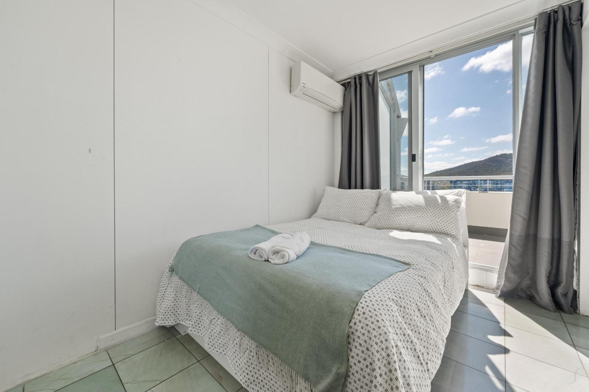 Dana-Private Room In A Shared Duplex Apartment -1 Canberra Exteriör bild
